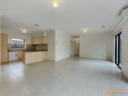 38 Jack William Way, Berwick VIC 3806 - House For Rent | Domain - Photo 2