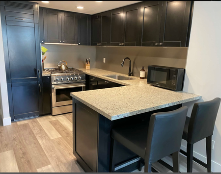 Thoughtfully Designed Yaletown 2 Bedroom With Flexible Solarium Space - Photo 4