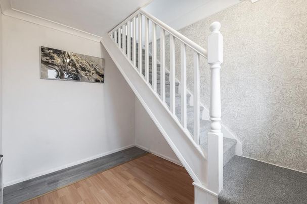 2 bedroom semi-detached bungalow to rent - Photo 1