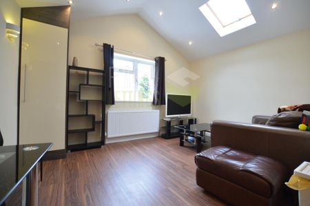 1 bedroom flat to rent - Photo 2