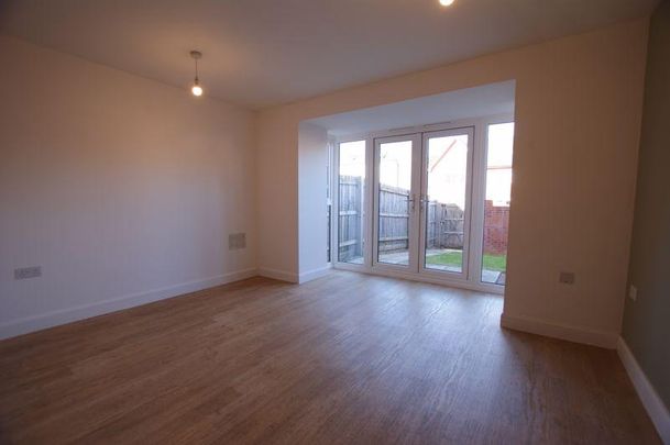 4 bedroom terraced house to rent - Photo 1
