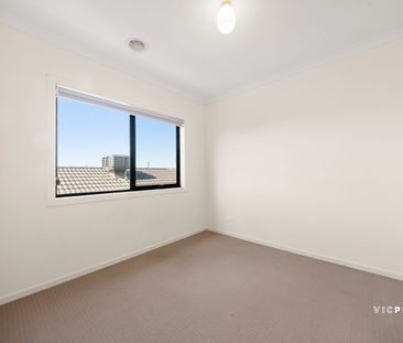 43 Indura drive, Werribee - Photo 6