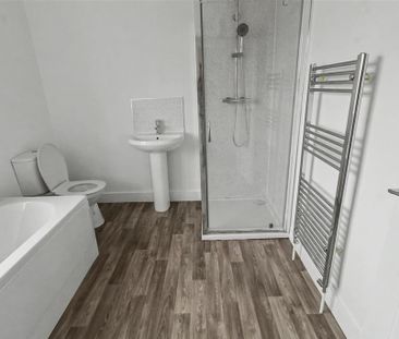 2 bedroom semi-detached house to rent - Photo 4