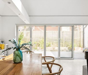 A contemporary three bedroom detached house, with off street parkin... - Photo 1