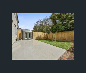 Three Bedroom Townhouse - Photo 4