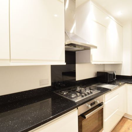 Room in a Shared Flat, Blenheim Gardens, NW2 - Photo 3