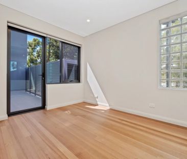 Unit 3/124 Crystal Street, - Photo 5