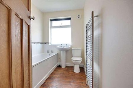 Hertford Road, Enfield, EN3 - Photo 2