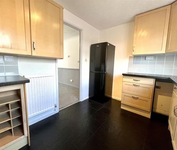 2 Bedroom Flat - Purpose Built To Let - Photo 6