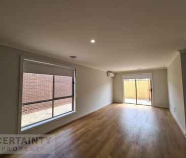 18 Mclean Street, Thornhill Park, Vic 3335 - Photo 2