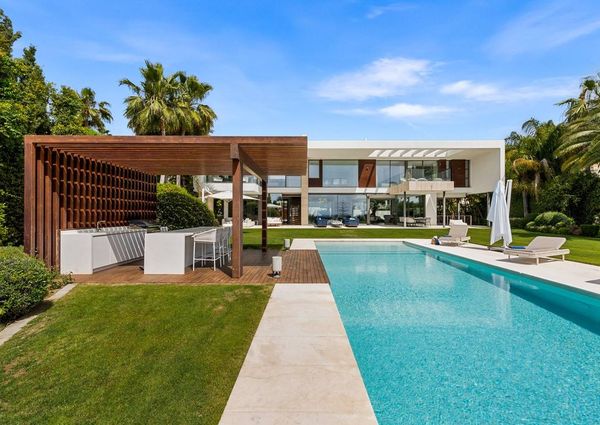 6 bedroom luxury Villa for rent in Nueva Andalucia, Spain