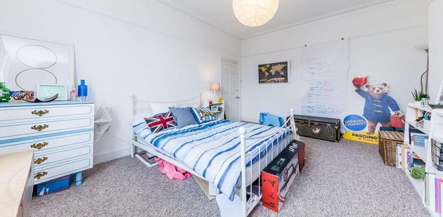 3 bedroom flat to rent - Photo 1