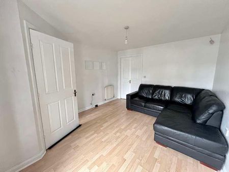 Chesters Avenue, Longbenton, NE12 - Photo 2