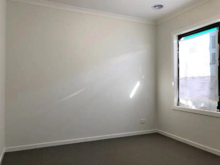 “Spacious family home.” - Photo 4