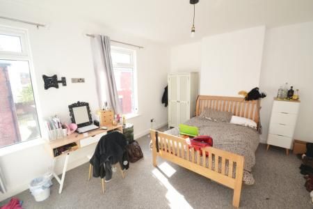 5 Bed Upper West Grove, Manchester, M13 - Photo 4