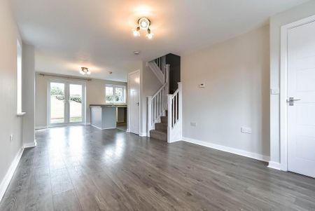 3 bedroom end of terrace house to rent - Photo 4