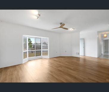 11 Somerset Close, Bentley Park, Qld 4869 - Photo 2