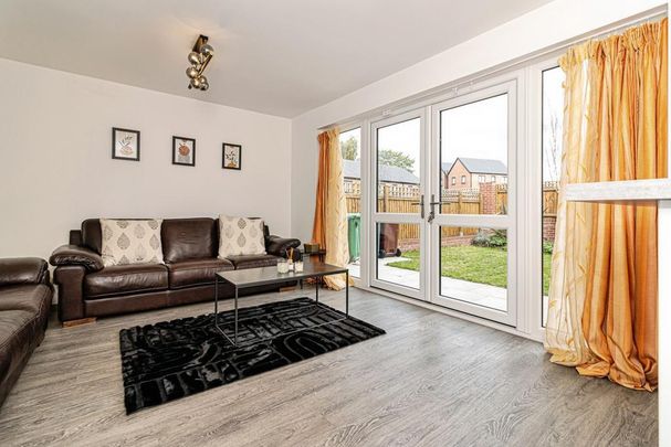 4 bedroom semi-detached house to rent - Photo 1