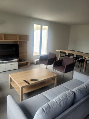 Location appartement 7 pièces, 122.00m², Évry-Courcouronnes - Photo 1