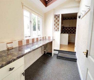 2 bedroom semi-detached house to rent - Photo 4