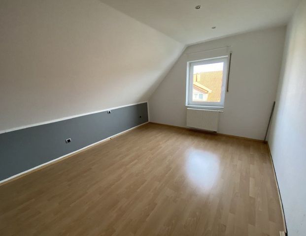Wohnen mit Ruhe & Ausblick! Gemütliche 2 ZKB-Wohnung in GT-Friedrichsdorf - Foto 1