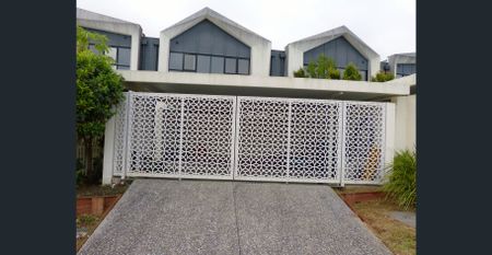 Freshly Painted in Excellent Location - Photo 4