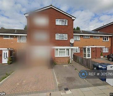 1 bedroom in a house share to rent - Photo 1