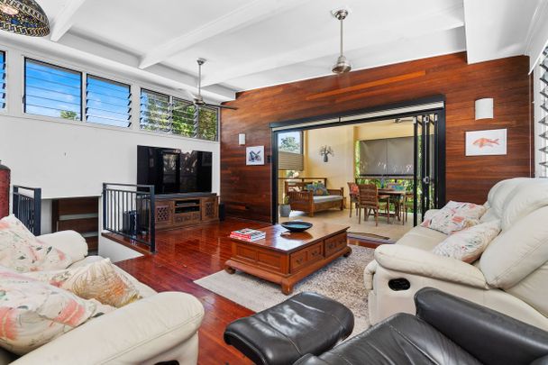 TROPICAL LUXURY MEETS EVERYDAY COMFORT - Photo 1