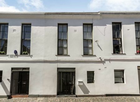 Malvern Mews - Photo 2