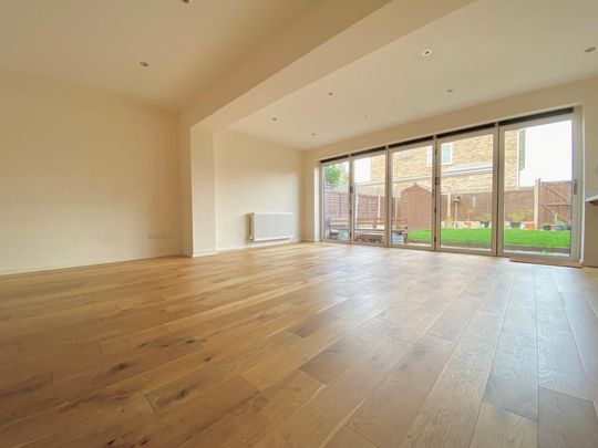 3 bedroom terraced house to rent - Photo 1