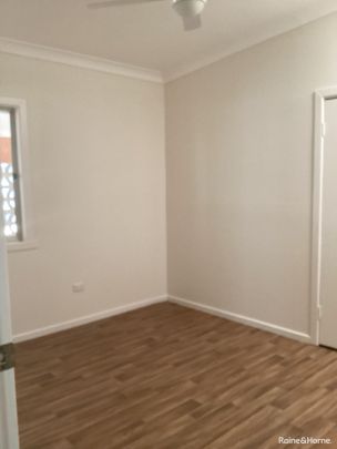 Easy Coastal Living in the Heart of Torquay - Photo 1