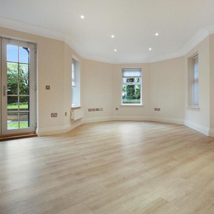 3 bedroom flat to rent - Photo 1