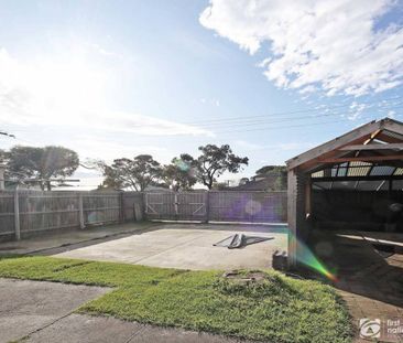 This 3-bedroom home will not last long! - Photo 6