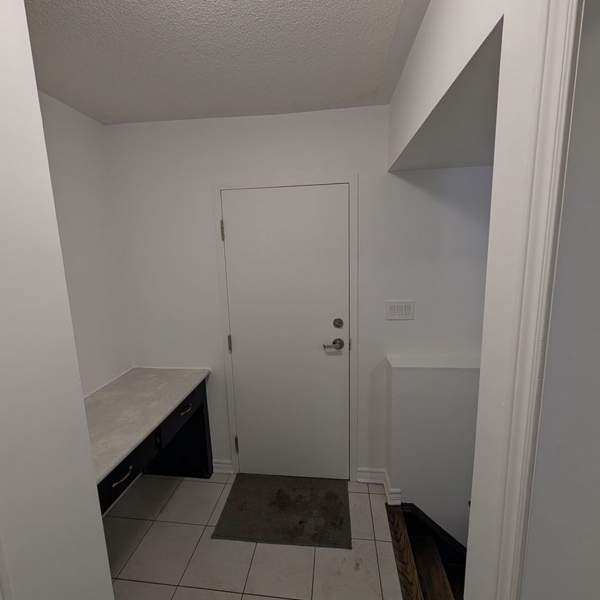 For Lease - 200 Veterans Drive Unit# 91, Brampton, Ontario - Photo 1