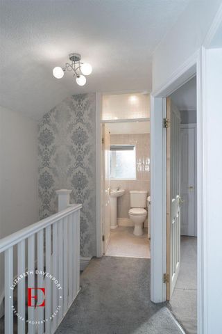 3 bedroom end of terrace house to rent - Photo 2