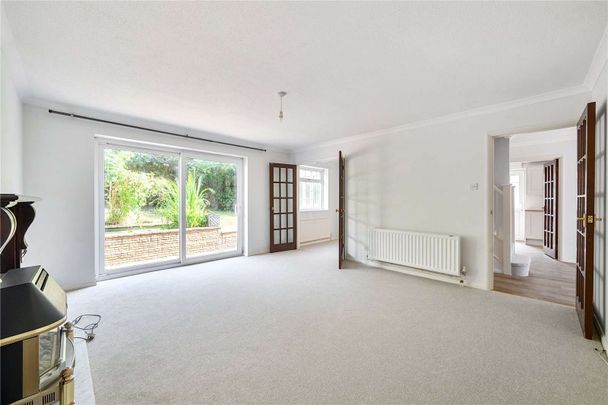 A well-presented detached family home situated in the sought-after village of Kings Worthy - Photo 1