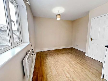 Queen Street, Haverhill, CB9 - Photo 2