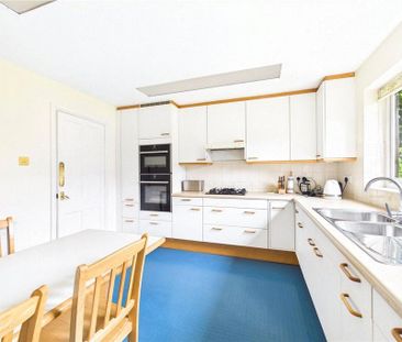 4 bedroom detached house to rent - Photo 2