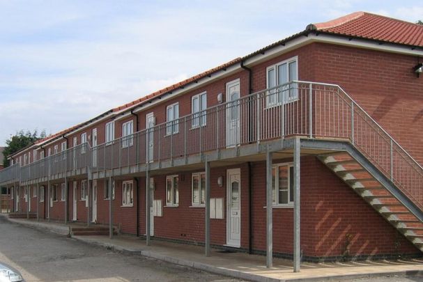 1 bedroom flat to rent - Photo 1