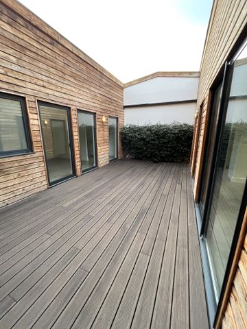 Location Appartement 7 pièces 214m² LYON 9ème - Photo 5