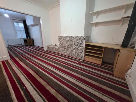 3 bedroom terraced house to rent - Photo 2