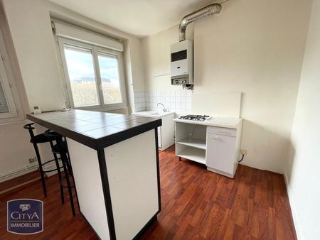 Location Appartement 1 pièce 47m² ST PRIEST EN JAREZ 42270 - Photo 5