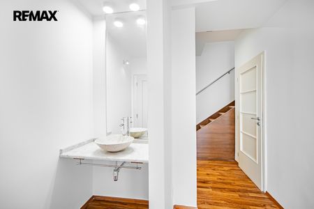 Pronájem bytu 5+1 a více 200 m², Šmeralova 130, Praha - Fotografie 4