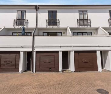 Brilliant Location + Fantastic Layout - Photo 4