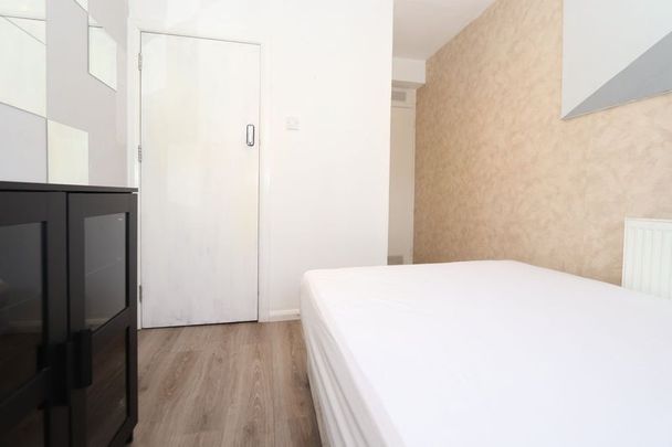Room in a Shared Flat, Eric Street, E3 - Photo 1
