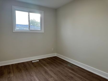 For Lease - 52 Horne Drive Unit# Upper, Brampton, Ontario - Photo 5