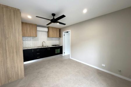 BRAND NEW ULTRA MODERN GRANNY FLAT - Photo 4