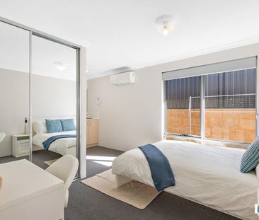 Modern co - living house in Lakelands, private room with ensuite fr... - Photo 1