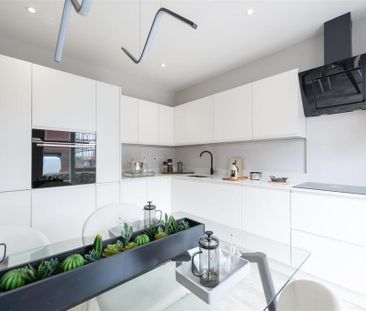 2 bedroom semi-detached house to rent - Photo 3