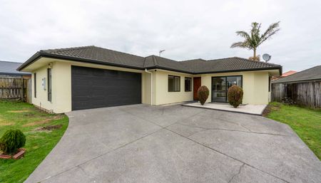 For Rent - Modern 4-Bedroom Home in Mangere - Photo 4